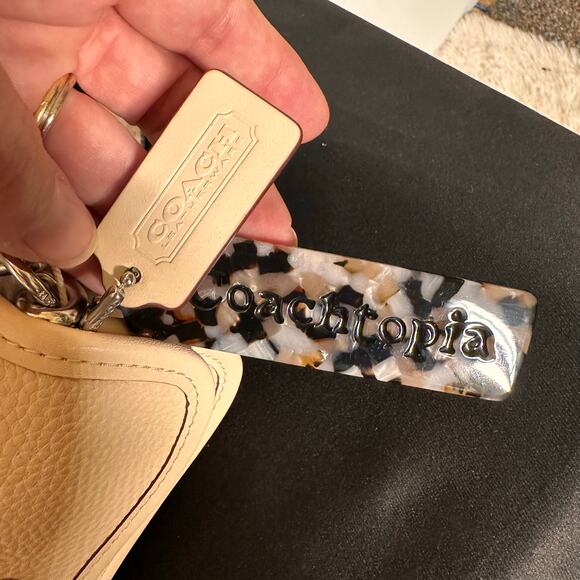 COACH COACHTOPIA Dinky Cloud Bag Mini Micro Wavy Leather Cream Chain Link Strap - Picture 4 of 15